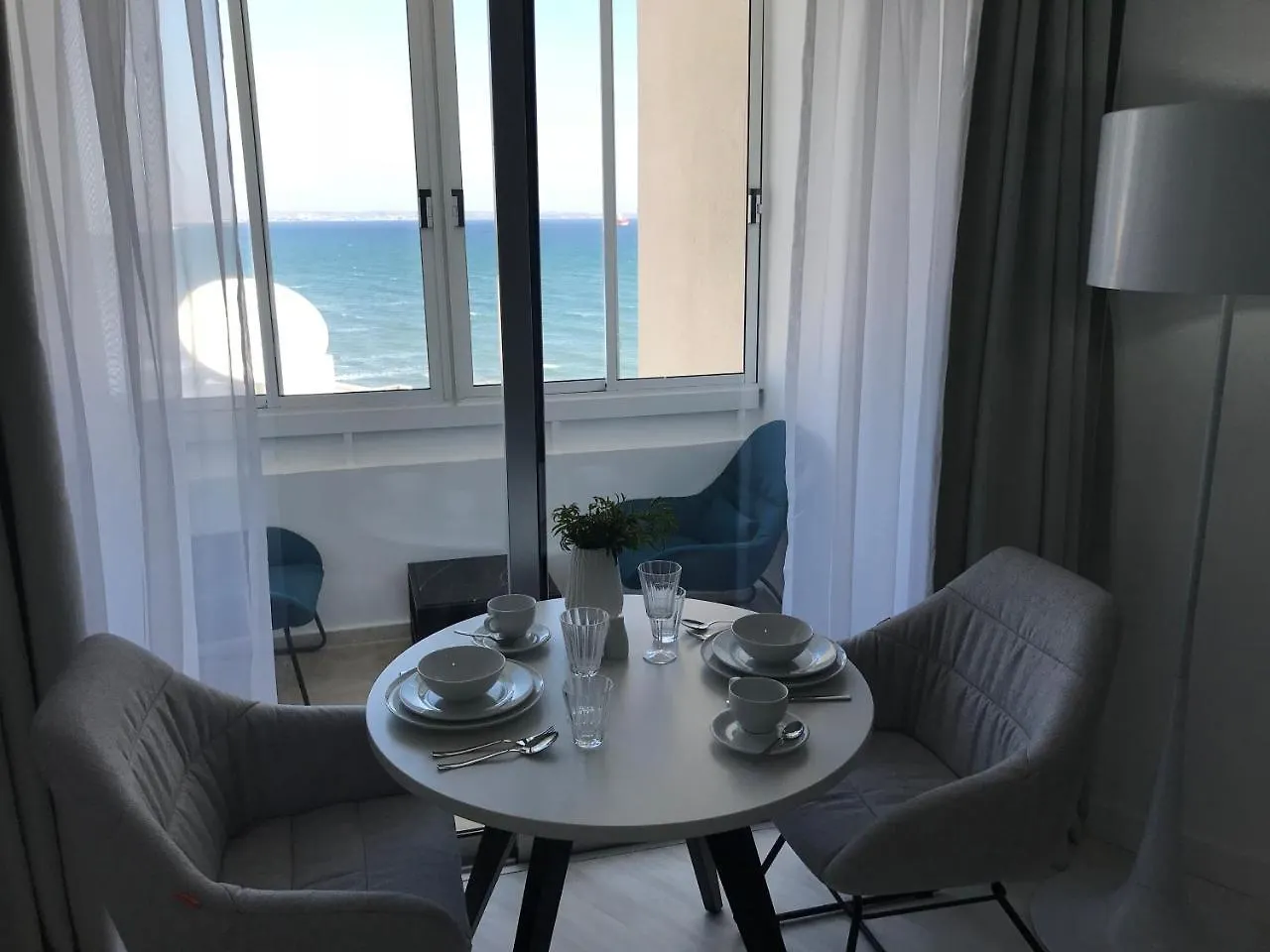 Sea View Holiday Apartment Ларнака