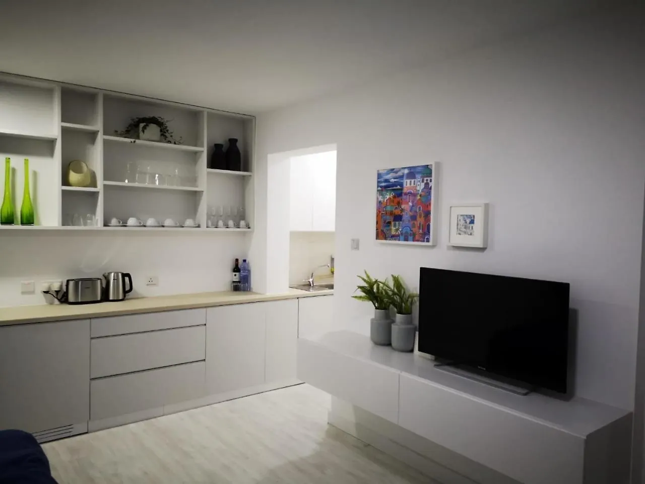 Sea View Holiday Apartment Ларнака